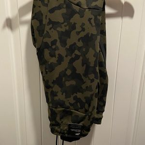 Nike Tech Fleece Size Small